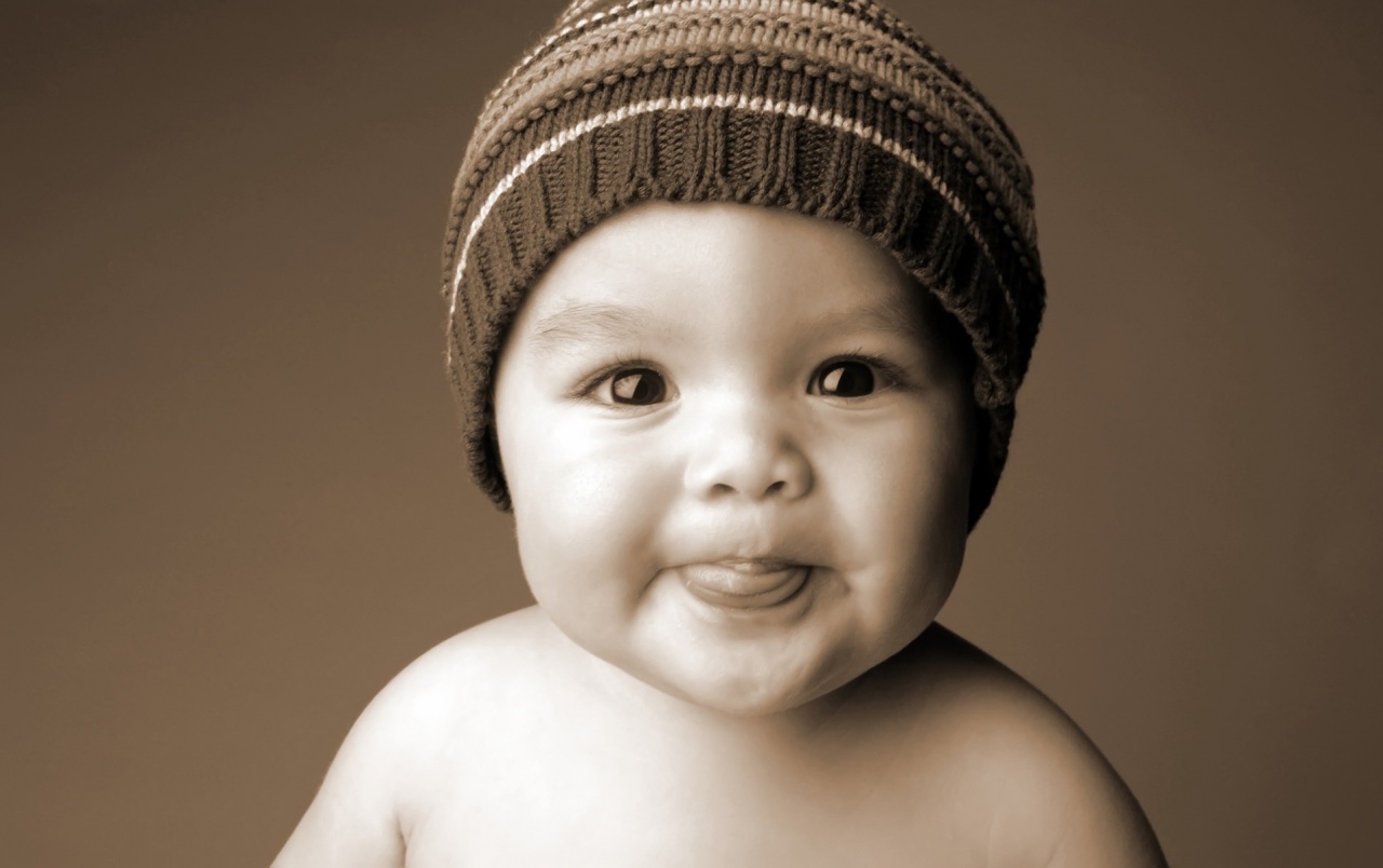 Funny Baby Wallpapers - Baby Boy Smile - HD Wallpaper 