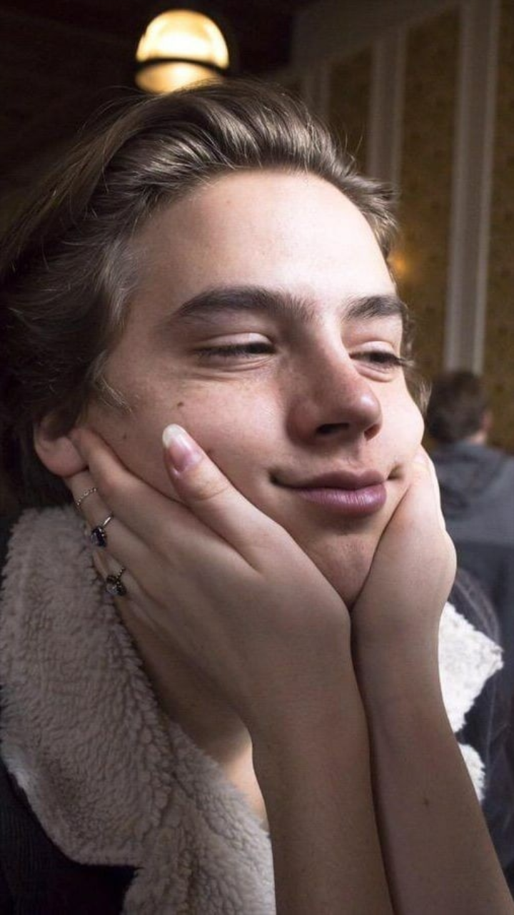 Cole Sprouse, Wallpaper, And Boy Image - Cole Sprouse - HD Wallpaper 