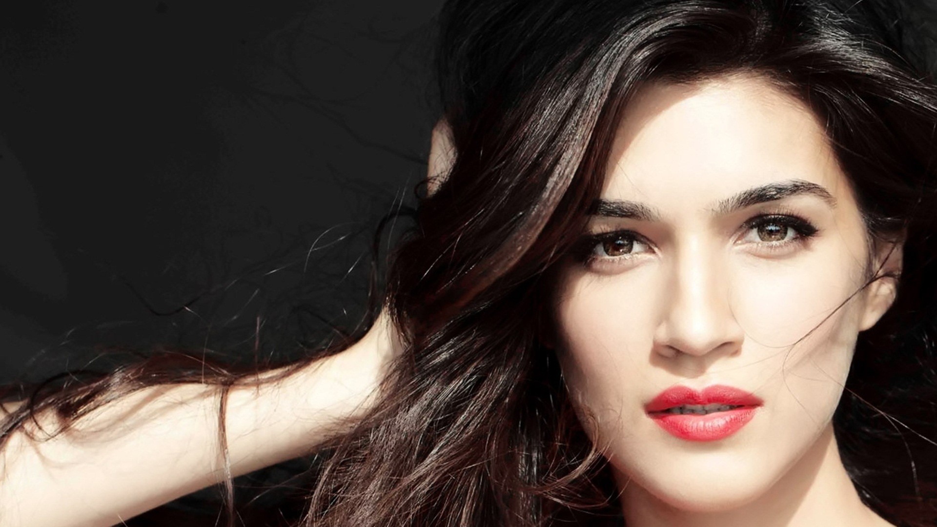 Kriti Sanon Wallpaper - Kriti Sanon Hd Wallpapers 1080p - HD Wallpaper 