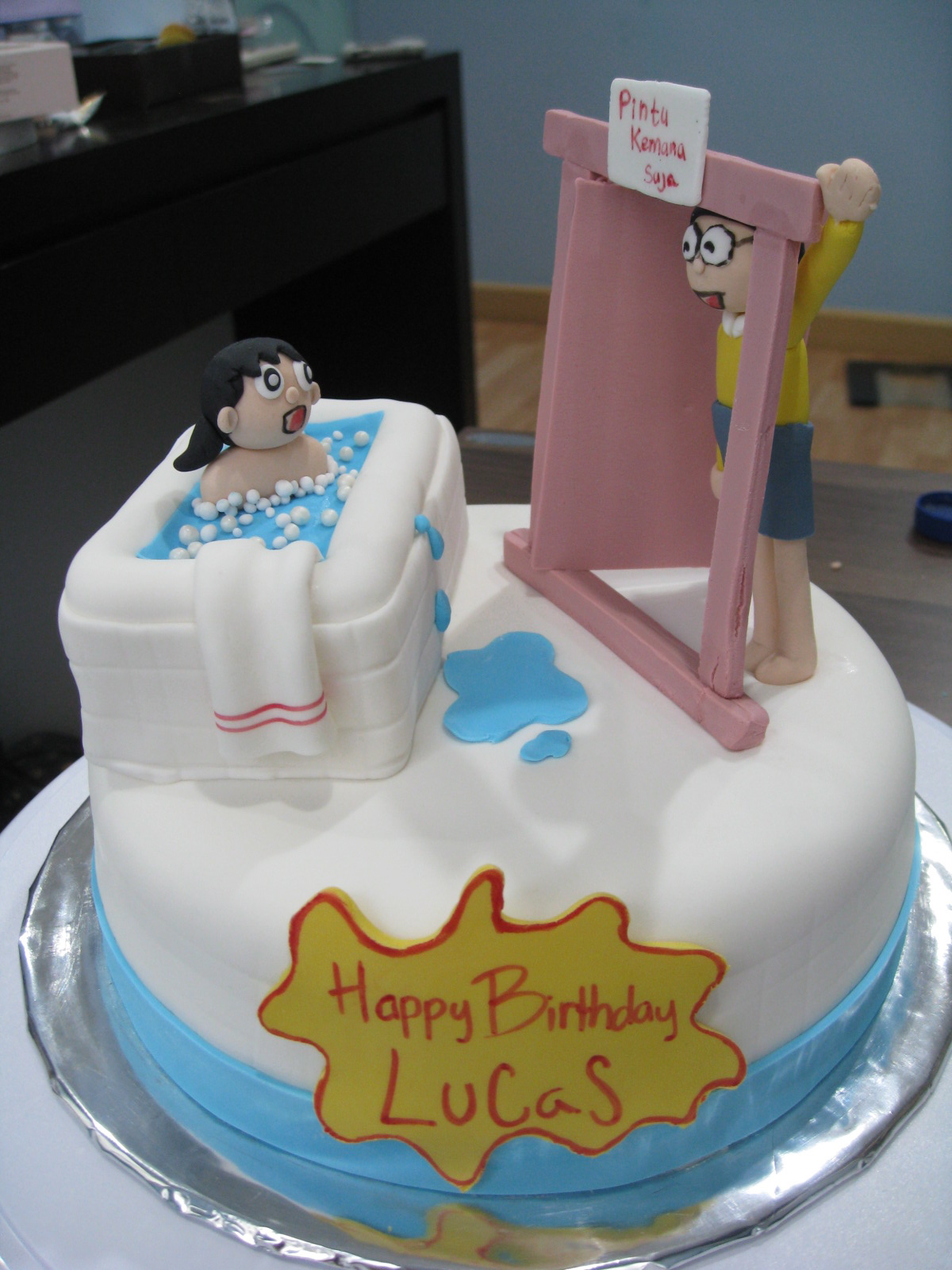 Nobita And Shizuka Cake - HD Wallpaper 