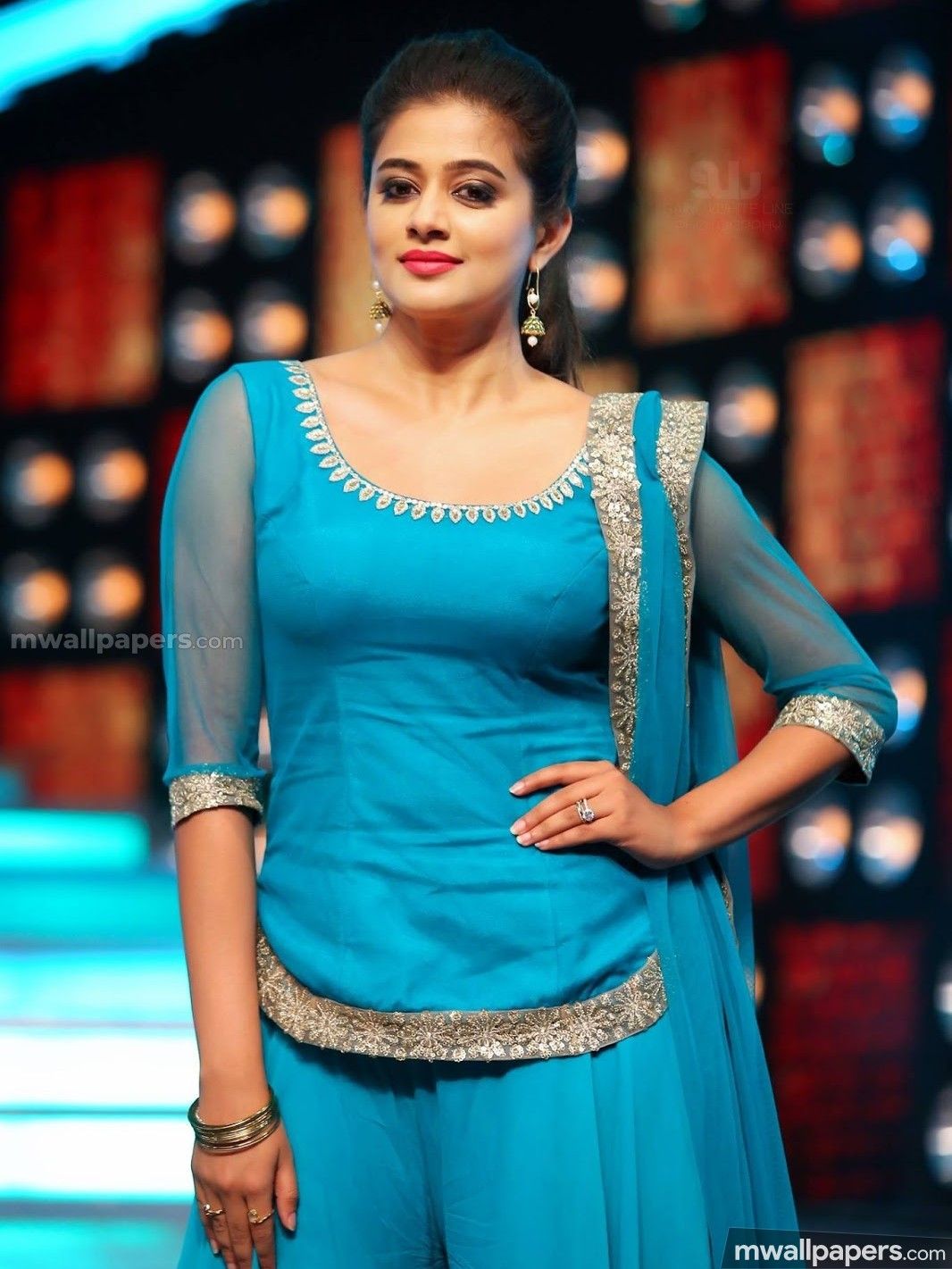 Priyamani In D4 Dance - HD Wallpaper 