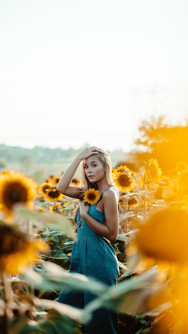 Unsplash Write A Cool Caption For Me Please Iphone - Photoshoots With Sunflowers - HD Wallpaper 