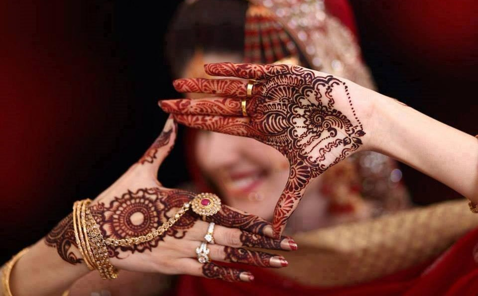 Wallpaper Bridal Henna Design - Mehndi Designs For Engagement 2017 - HD Wallpaper 