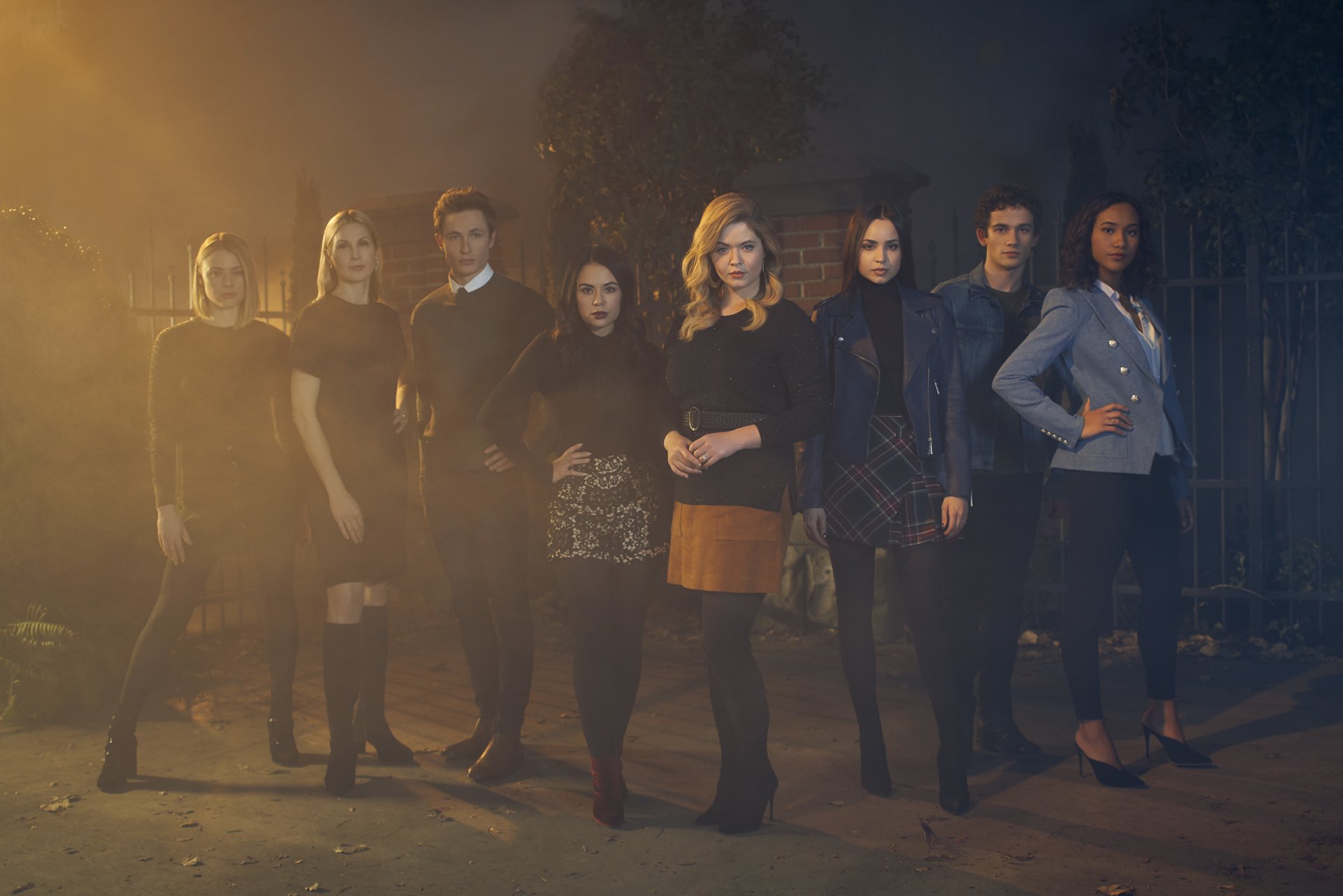 Pretty Little Liars The Perfectionists - HD Wallpaper 