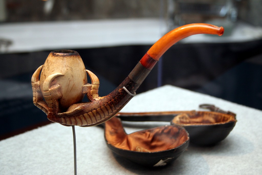 Unique Tobacco Pipe - HD Wallpaper 