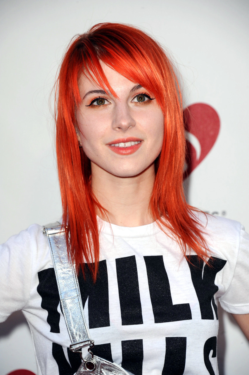 Hayley Williams - HD Wallpaper 