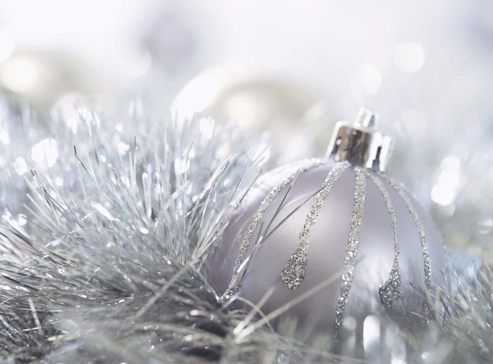 Wallpaper Christmas Decorations, Ball, Glitter, Tinsel, - Silver Glitter Christmas Background - HD Wallpaper 