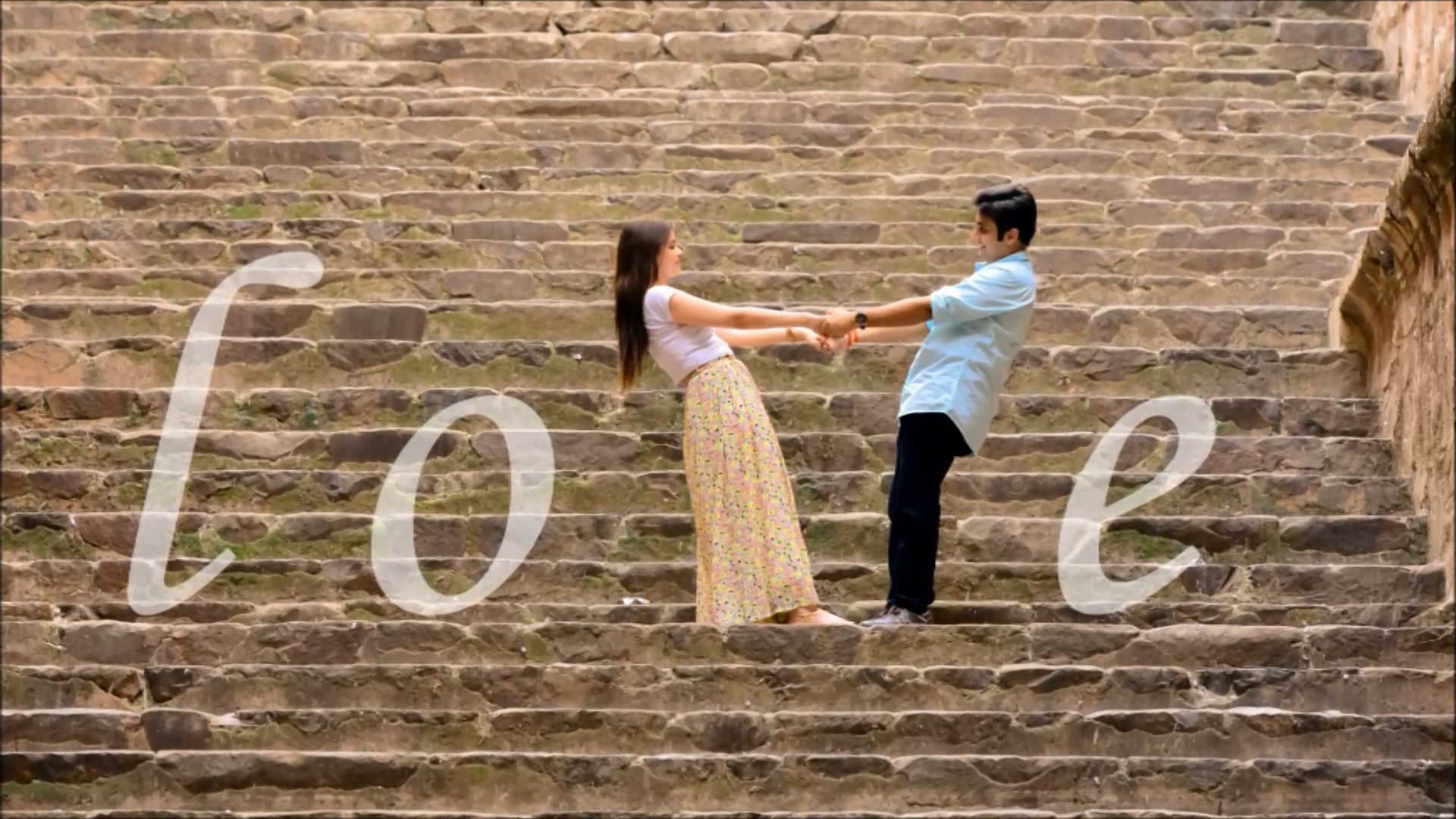 Creative Pre Wedding Poses - HD Wallpaper 