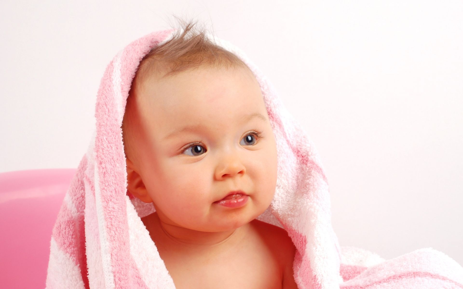 Baby In Pink Towel - HD Wallpaper 