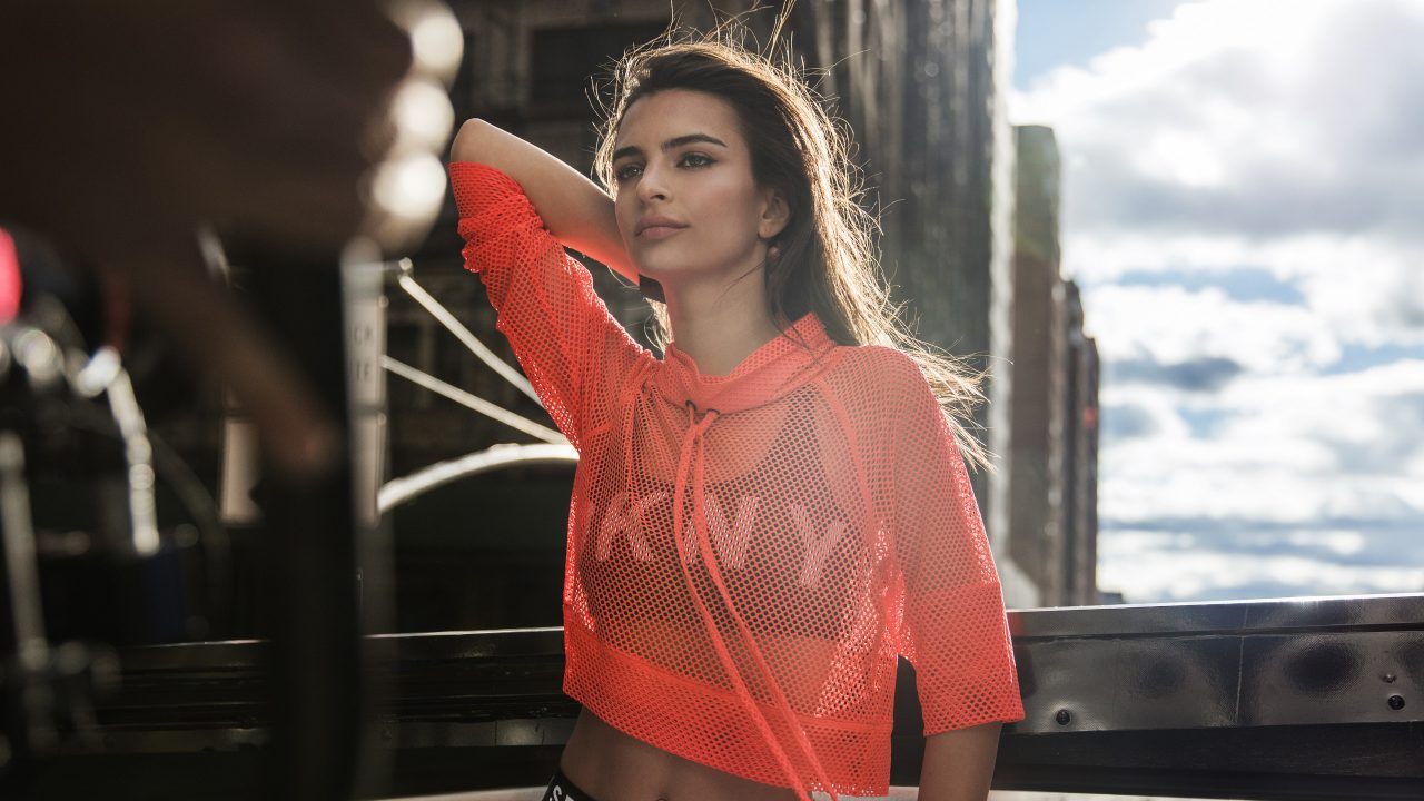 Download Emily Ratajkowski Hd Wallpaper - Emily Ratsjkowski Wallpaper 4k Phone - HD Wallpaper 