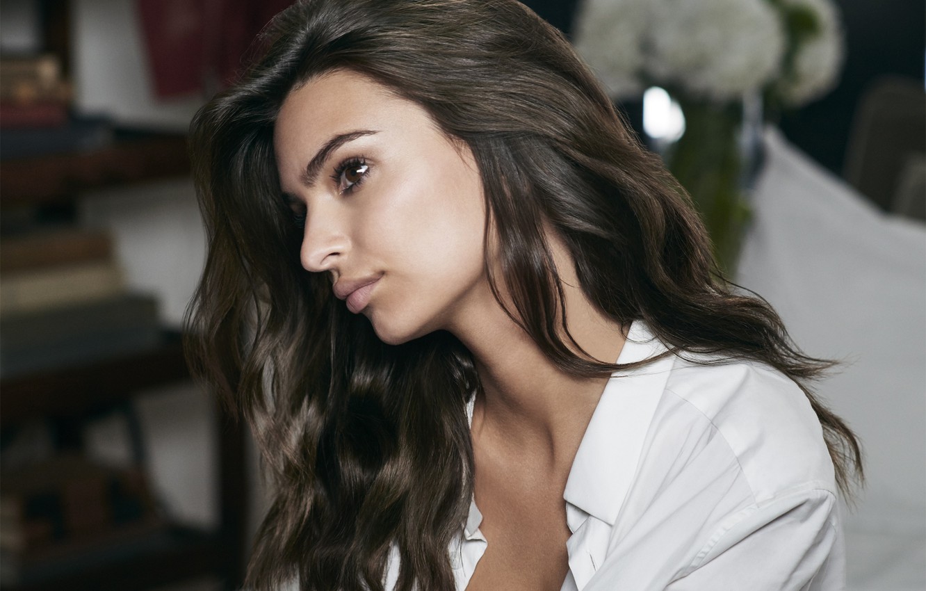 Photo Wallpaper Look, Girl, Face, Shirt, Emily Ratajkowski - Emily Ratajkowski - HD Wallpaper 