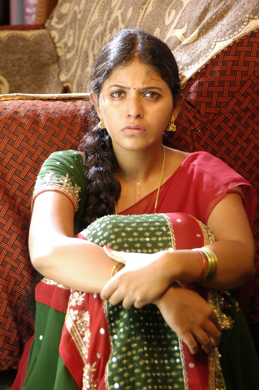 Actress Anjali Cute Saree - HD Wallpaper 