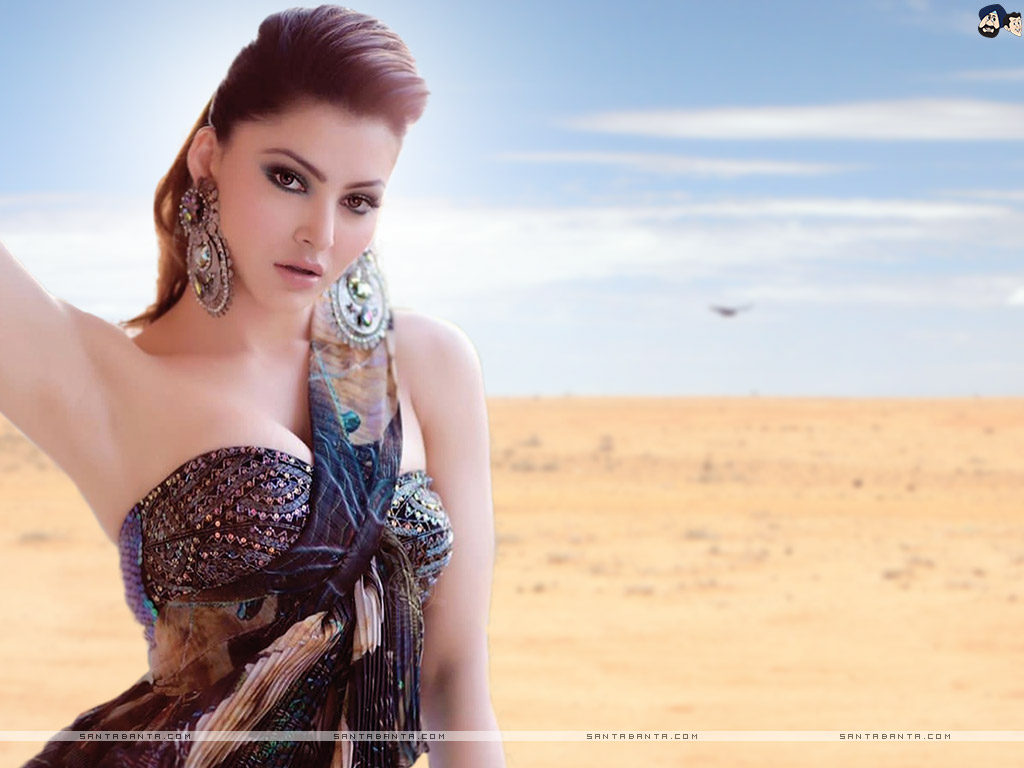 Urvashi Rautela - Full Hd Urvashi Rautela - HD Wallpaper 