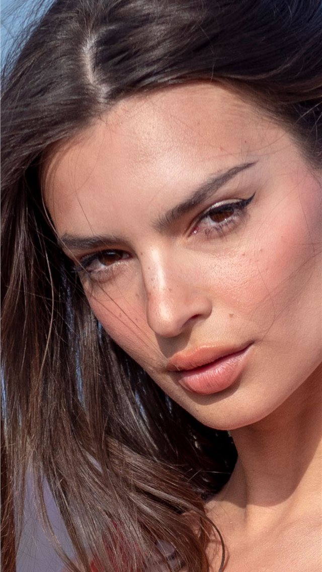 Emily Ratajkowski 2019 Latest Iphone Wallpaper - Emily Ratajkowski2019 - HD Wallpaper 