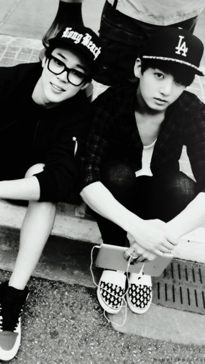 You Know You Have A Problem When These Are Your Wallpapers/lockscreens - Jikook Black And White - HD Wallpaper 