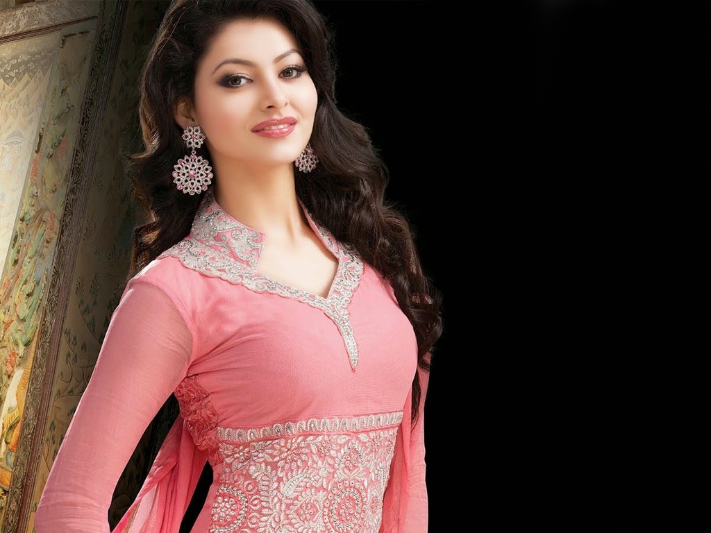 Wallpaper Bollywood Actress - Urvashi Rautela Hd Images Download - HD Wallpaper 
