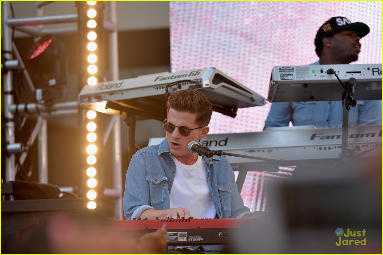Charlie Puth Meghan Trainor Marvin Gaye Video - Charlie Puth Live Concert - HD Wallpaper 