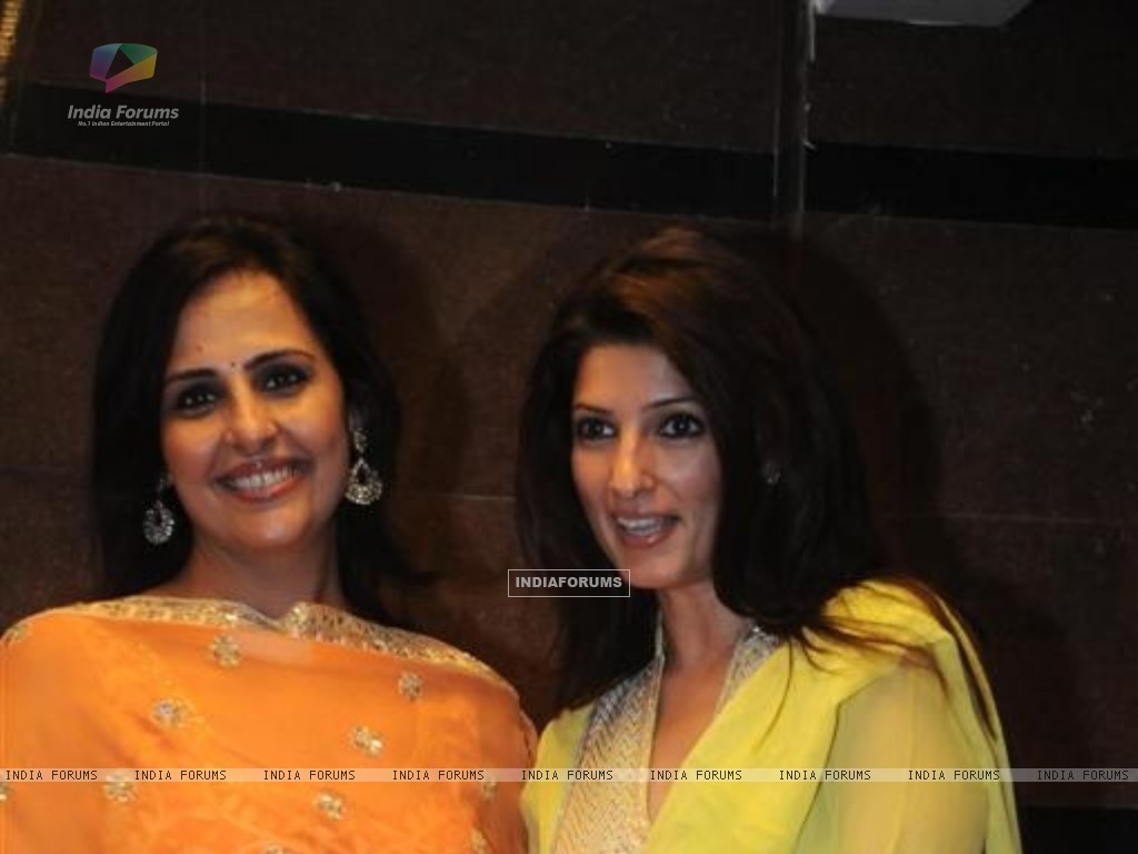 Rinke Khanna Karva Chauth - HD Wallpaper 