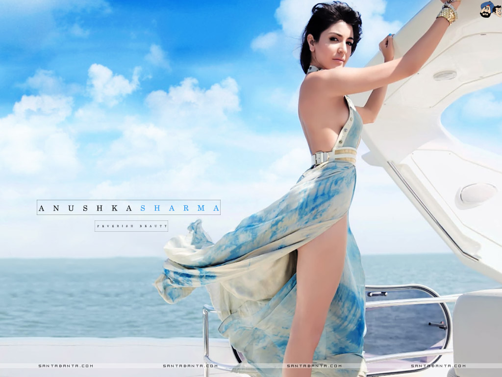Anushka Sharma Hot Stills - HD Wallpaper 