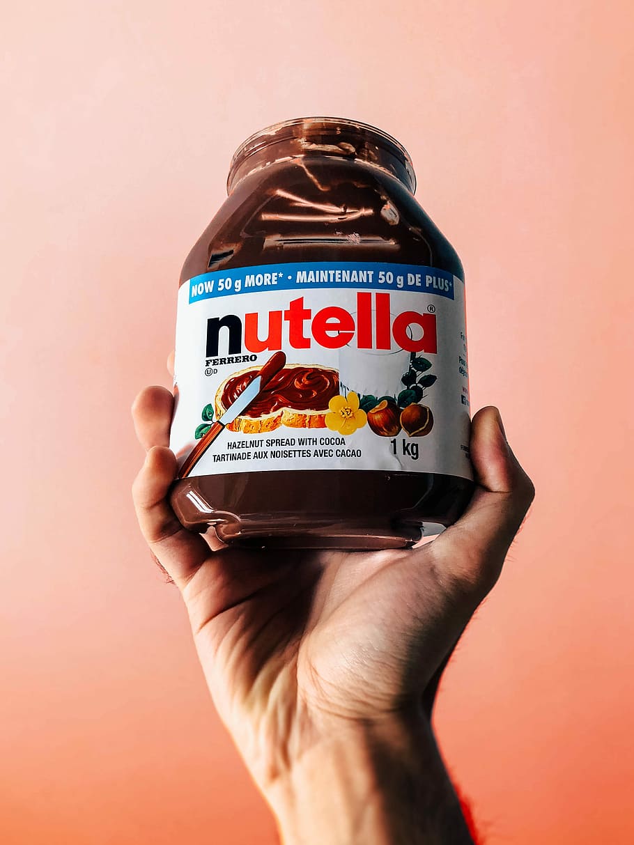 Person Holding Nutella Jar, Person Holding Nutella - HD Wallpaper 