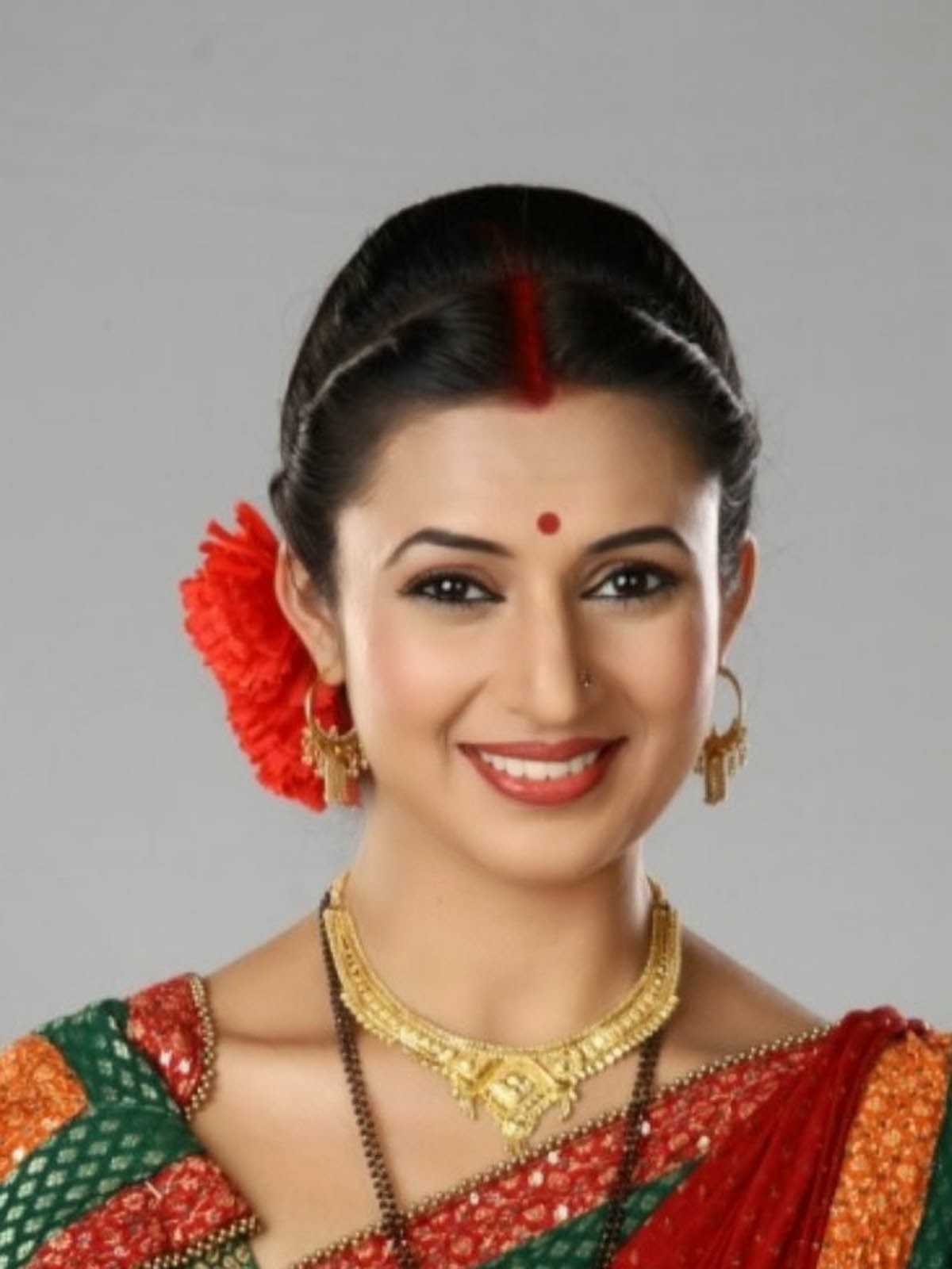 Divyanka Tripathi - HD Wallpaper 