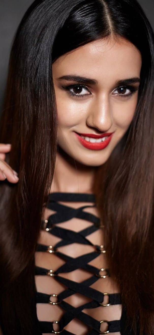Disha Patani - HD Wallpaper 