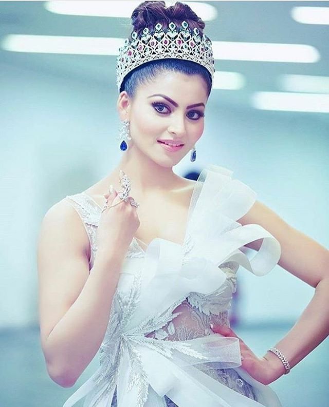 Urvashi Rautela Miss Diva 2015 - HD Wallpaper 