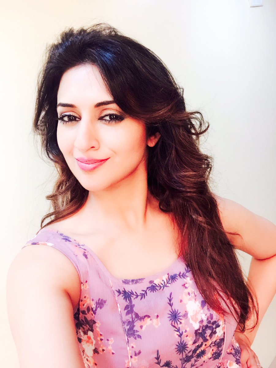 Divyanka Tripathi - HD Wallpaper 