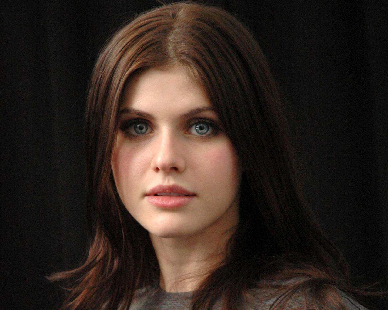 Alexandra Daddario Photoshoot 2014 - HD Wallpaper 