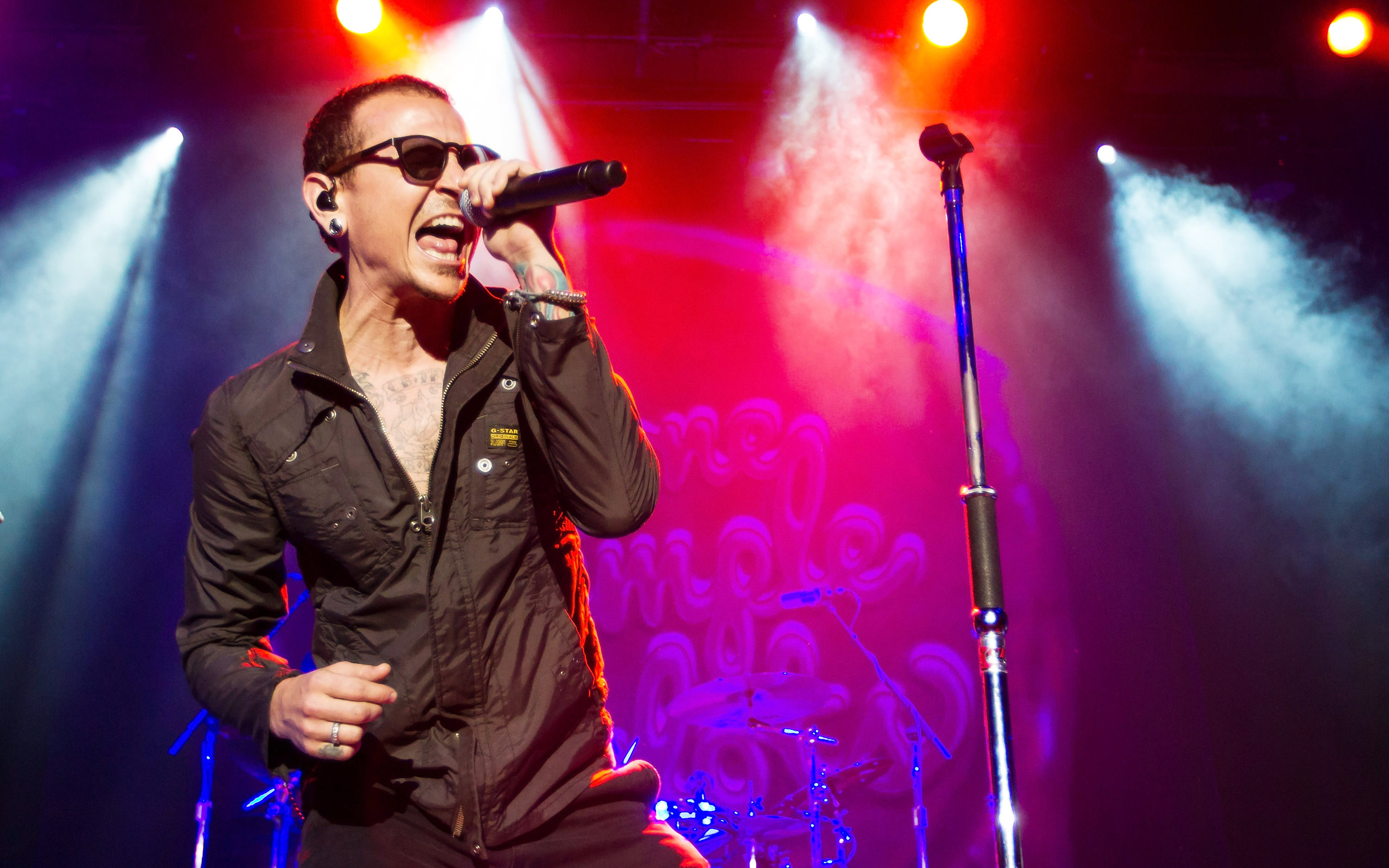 Chester Bennington, Rock Musician, Concert, Linkin - Chester Bennington Photos High Quality - HD Wallpaper 
