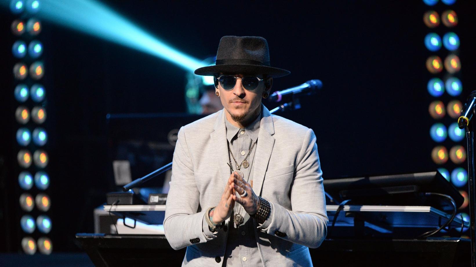 Grammys - Chester Bennington Style 2017 - HD Wallpaper 