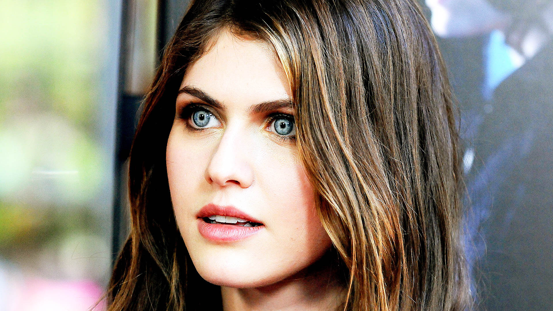 Alexandra Daddario Beauty Pics Hd - HD Wallpaper 