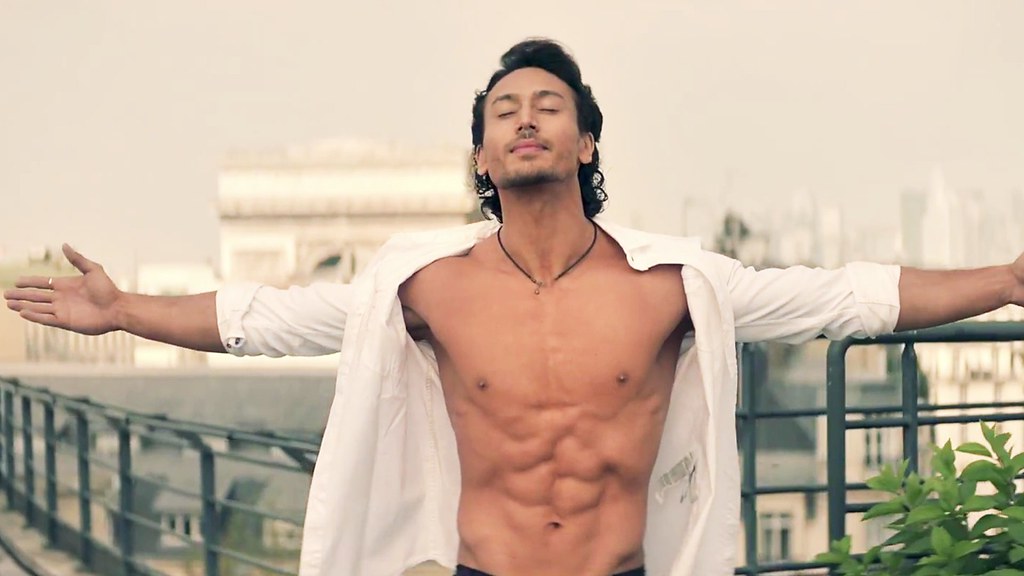 Body Wallpaper Tiger Shroff - HD Wallpaper 