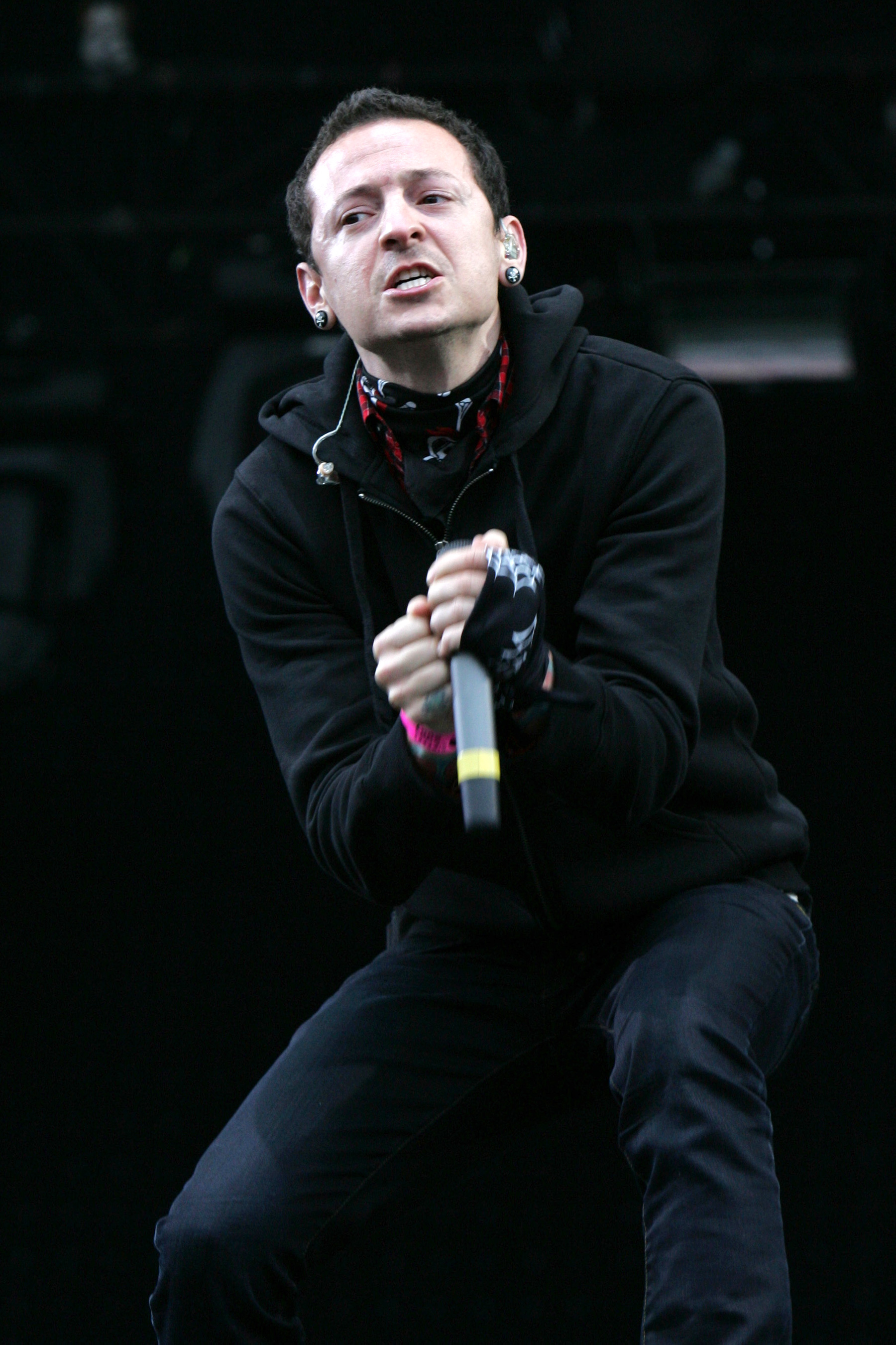 Chester Bennington 2007 - HD Wallpaper 