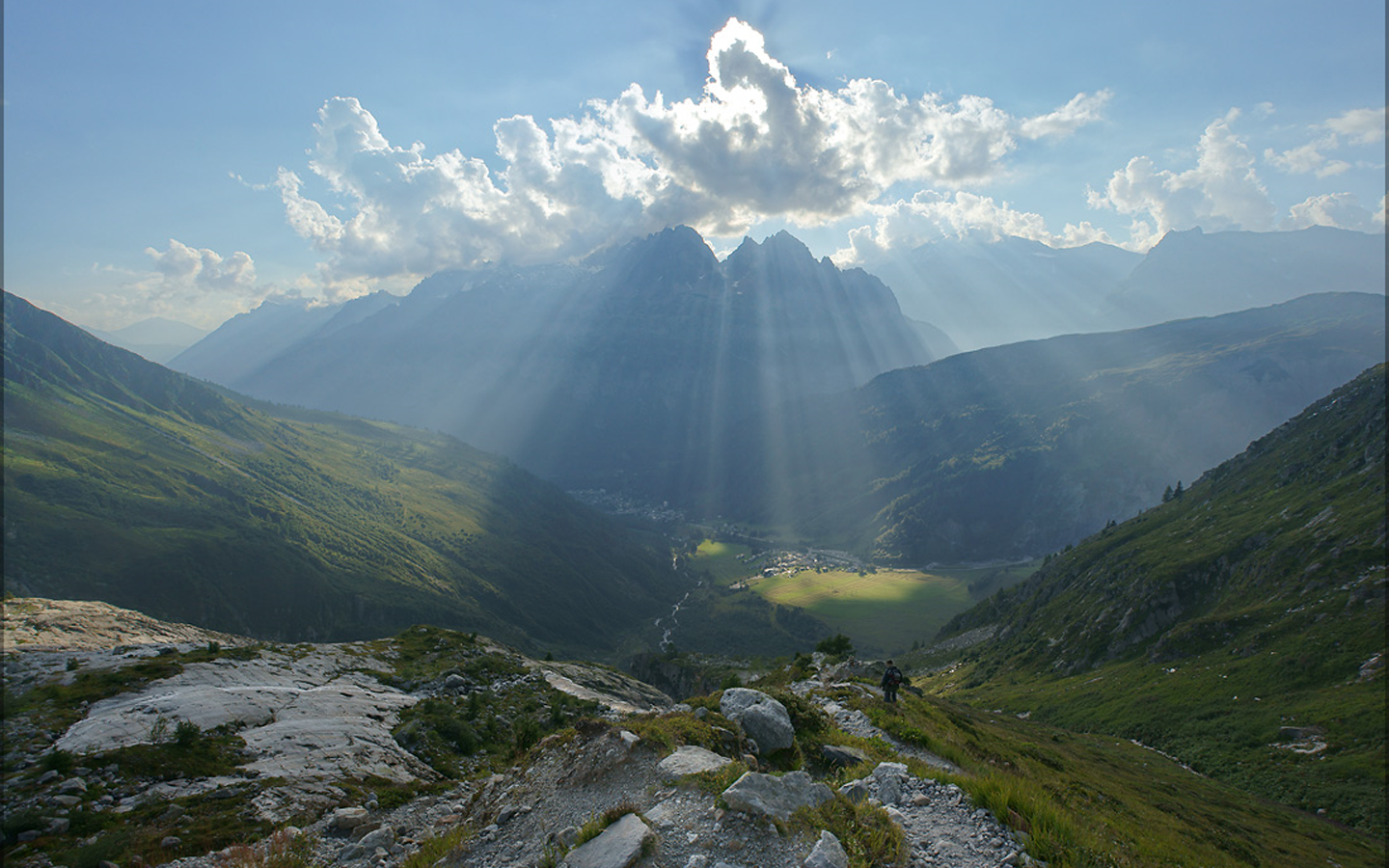 Hiking Desktop Backgrounds - HD Wallpaper 