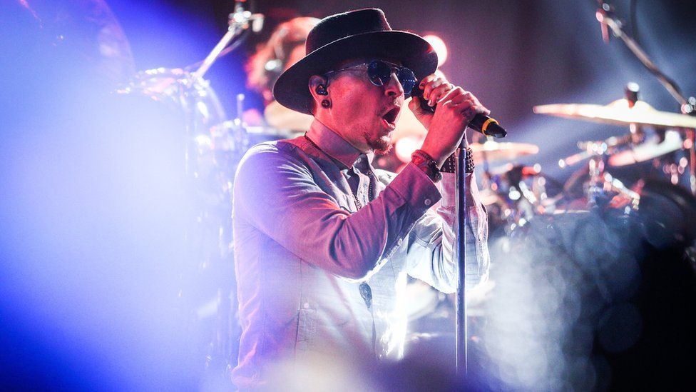 Chester Bennington Fans Tribute - HD Wallpaper 