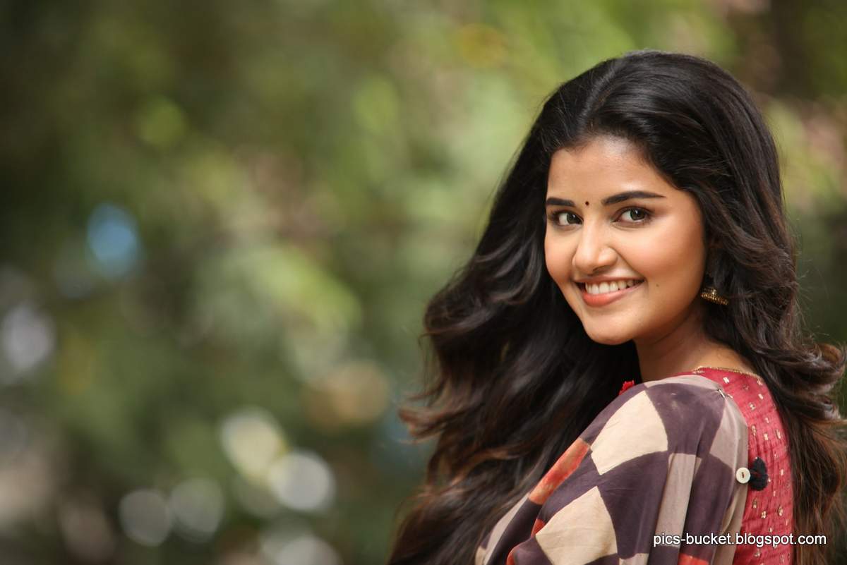 Actress Anupama Parameswaran Hd Images - Photoshoot Anupama Parameswaran Hd - HD Wallpaper 