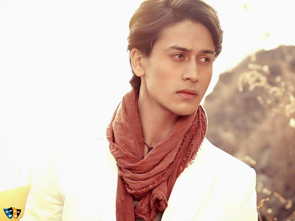 Tiger Shroff And Rajinikanth - HD Wallpaper 