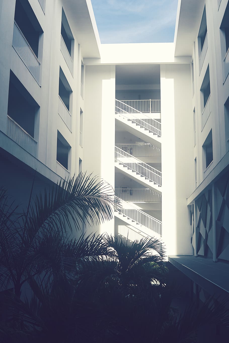 Commercial Building - HD Wallpaper 