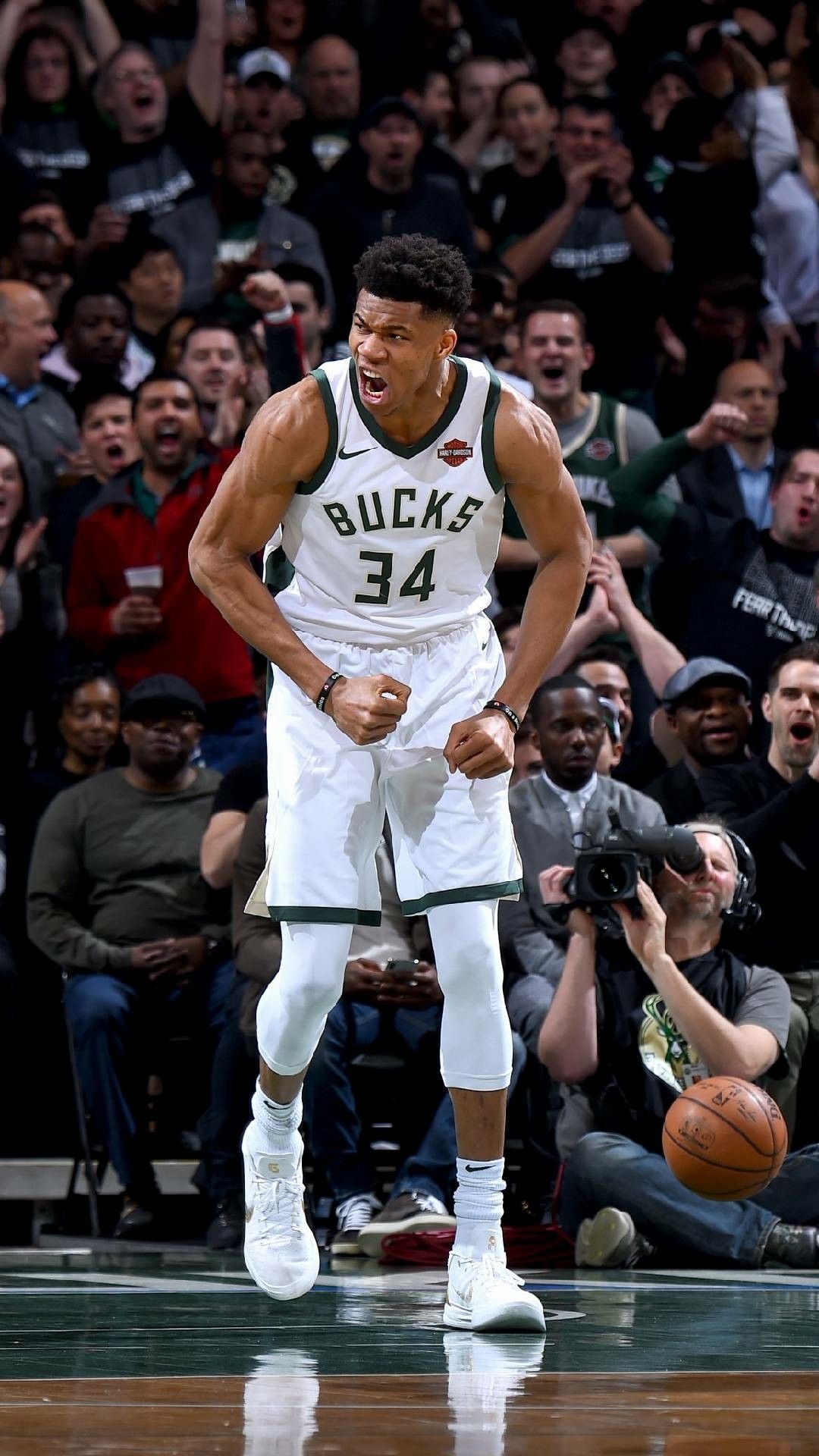 Giannis Antetokounmpo Wallpaper Iphone X - HD Wallpaper 