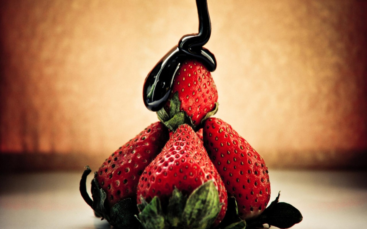 Strawberry - Good Still Life Photography - HD Wallpaper 