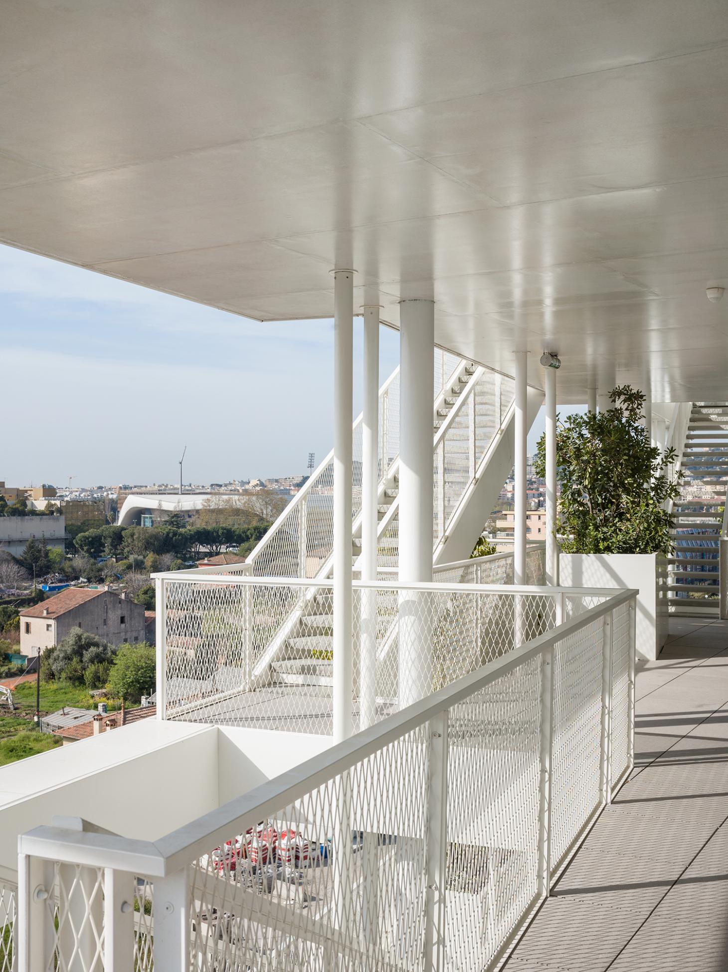 Anis External Staircases At Nice Meridia - Dimitri Roussel Anis - HD Wallpaper 
