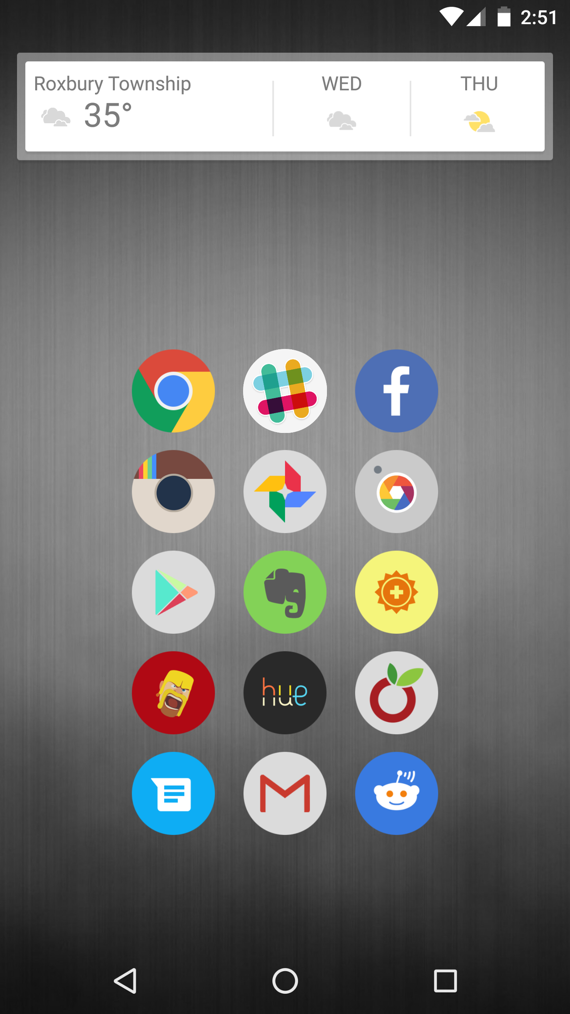 A Simple Background, A Simple Grid Of Apps, And A Well-places - Android Icon Layout - HD Wallpaper 