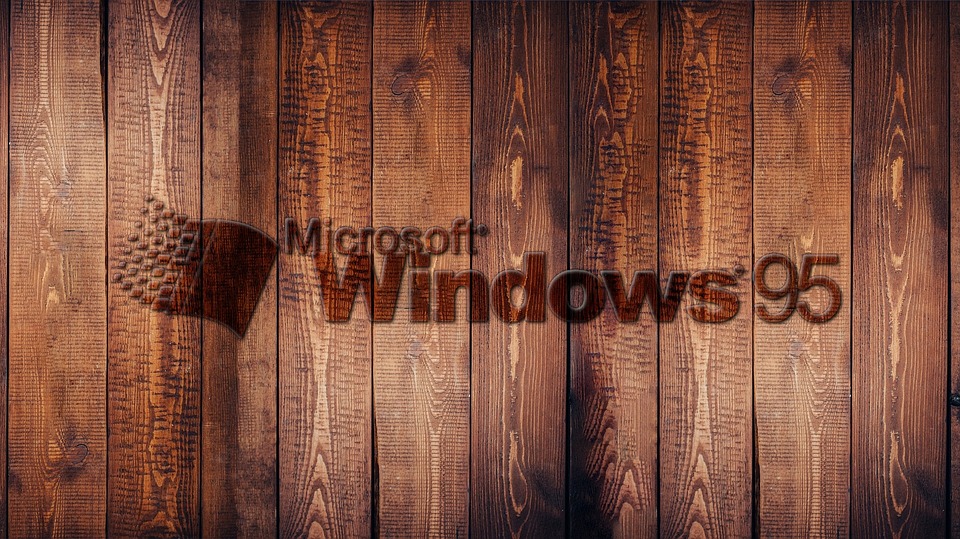 Windows 95, Screen, Wallpaper, Laptop, Wooden - HD Wallpaper 