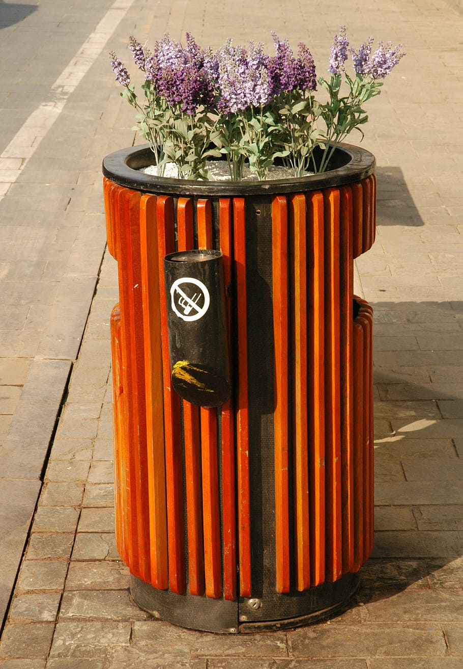 Trash, Cans, Dustbin, Garbage Can, Waste, Nice, Flowers, - Nice Trash Can - HD Wallpaper 