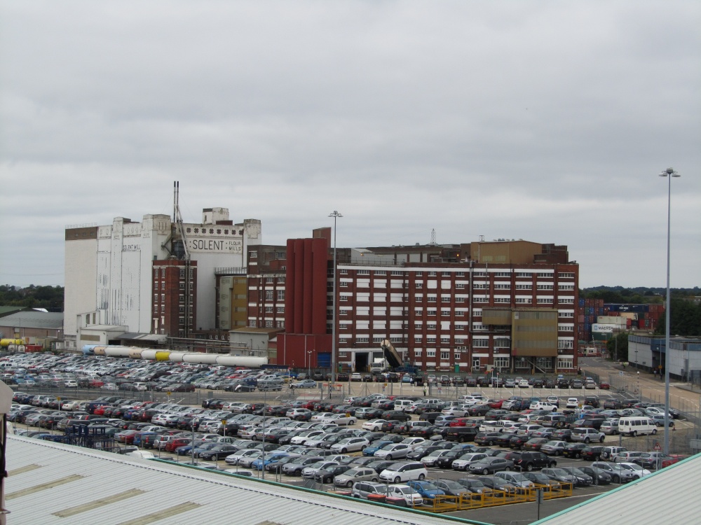 Solent Flour Mill - Commercial Building - HD Wallpaper 