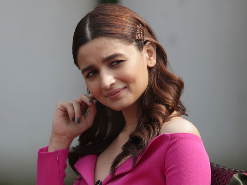 Alia Bhatt Photos Hd - HD Wallpaper 