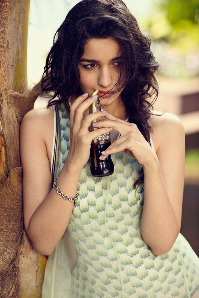 Alia Bhatt Hd Wallpaper - HD Wallpaper 