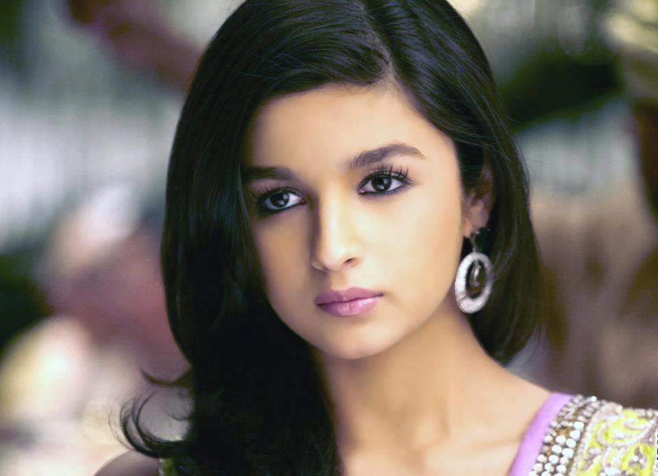 Alia Bhat - HD Wallpaper 