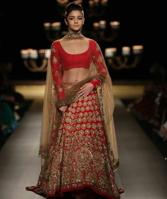 Alia Bhatt Dresses,alia Bhatt Cool Dresses,alia Bhatt - Designer Manish Malhotra Lehenga - HD Wallpaper 